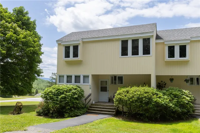 $318,000 | 210 Mountainside Circle, Unit 110, Roxbury, NY 12421