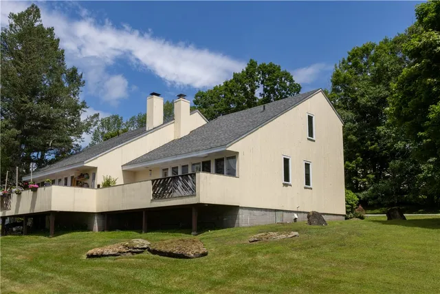 $318,000 | 210 Mountainside Circle, Unit 110, Roxbury, NY 12421