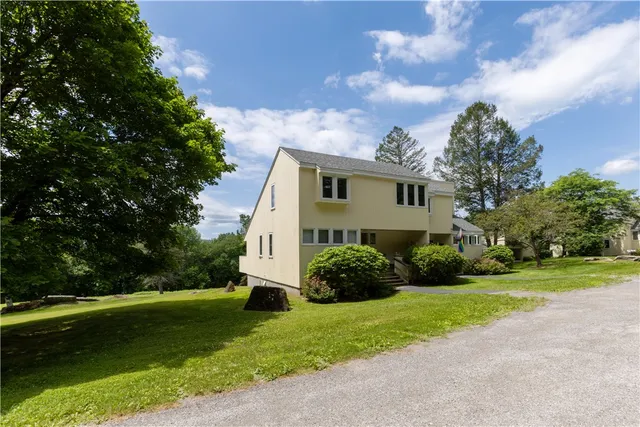 $318,000 | 210 Mountainside Circle, Unit 110, Roxbury, NY 12421