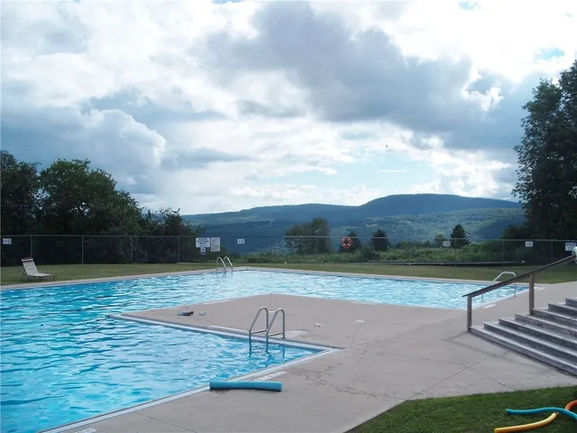 $318,000 | 210 Mountainside Circle, Unit 110, Roxbury, NY 12421