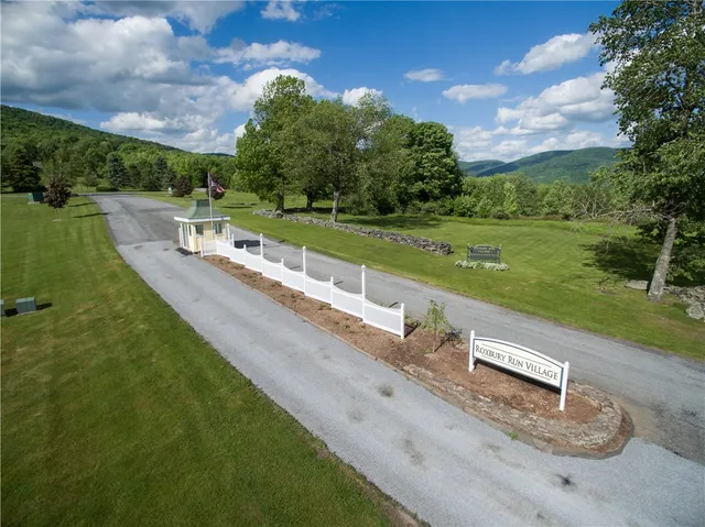 $318,000 | 210 Mountainside Circle, Unit 110, Roxbury, NY 12421