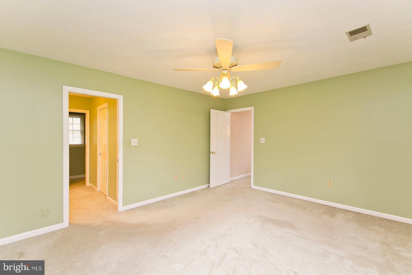 106 Forest Ridge Road Winchester, VA 22602 - Photo 23 of 37 Master bedroom with ensuite master bath