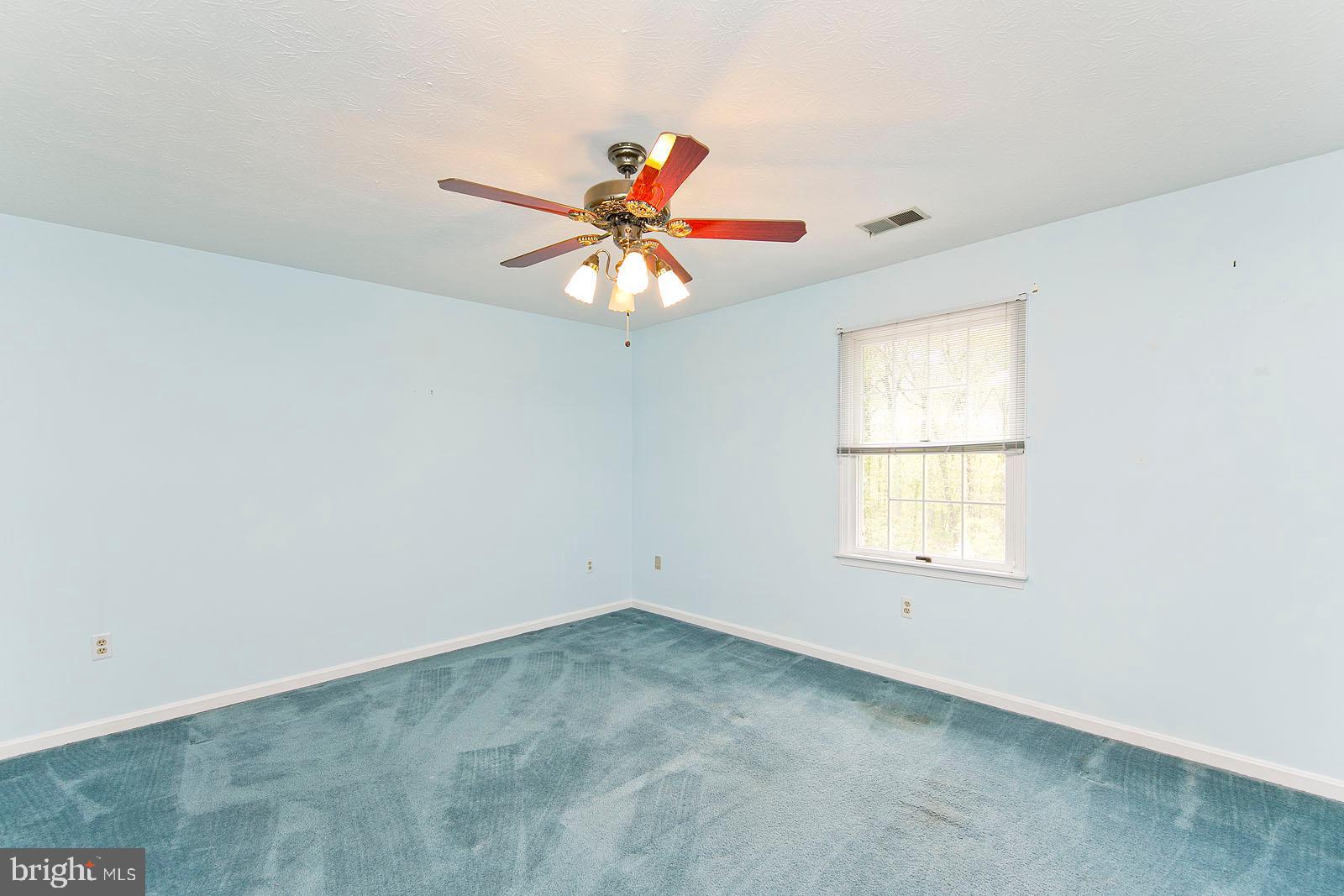 106 Forest Ridge Road Winchester, VA 22602 - Photo 26 of 37 Second bedroom