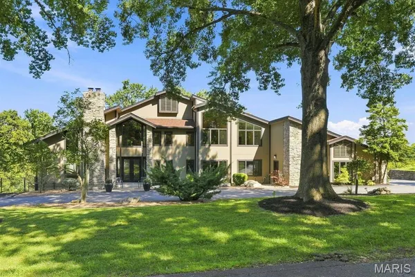 $1,800,000 | 1212 Walnut Hill Farm Drive, Chesterfield, MO 63005