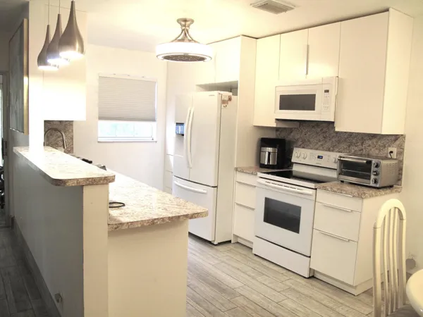 $1,490 | 325 Northwest 50th Avenue, Unit C, Delray Beach, FL 33445