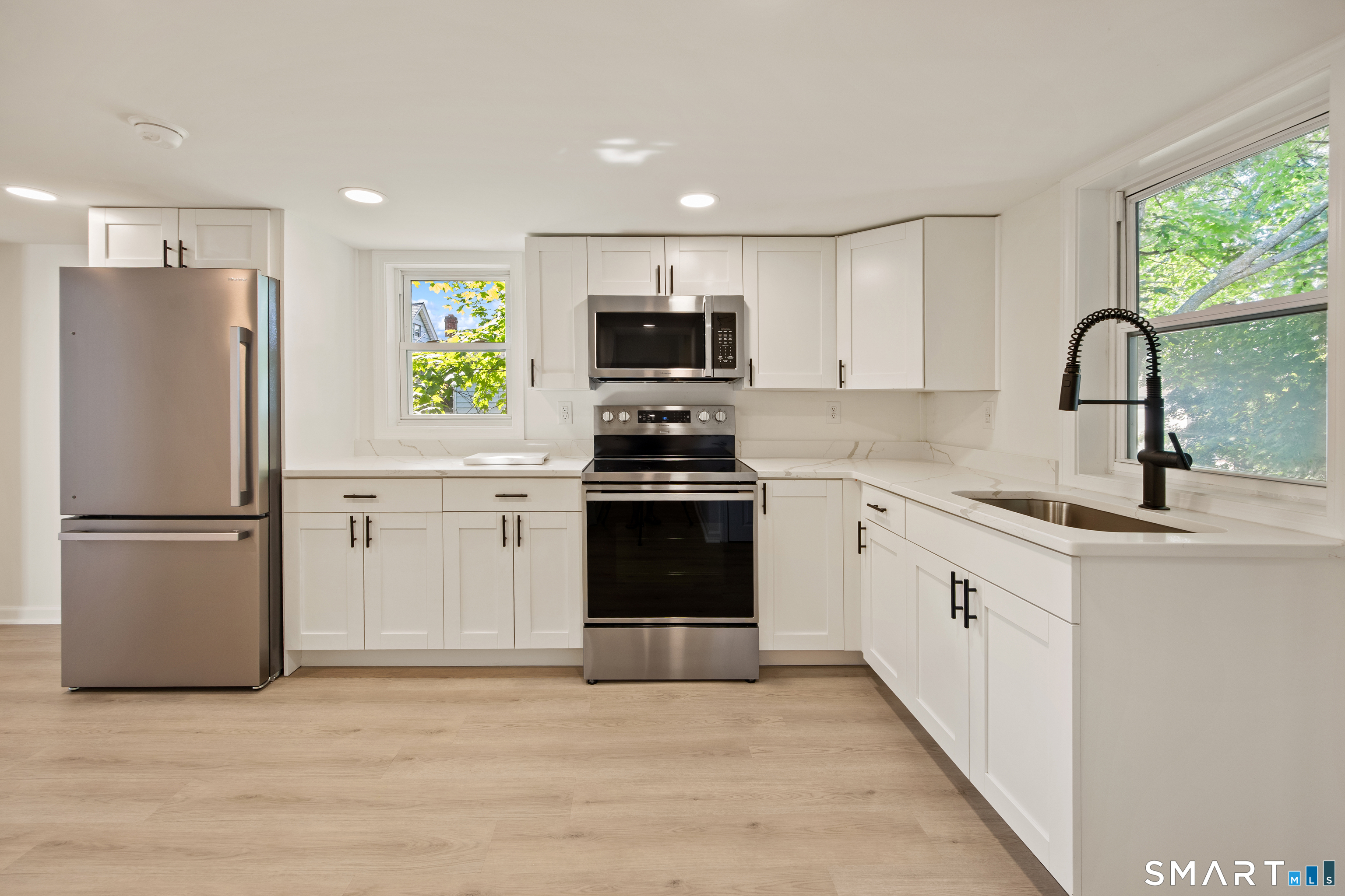 73 Springdale Avenue Meriden, CT 06451 - Photo 8 of 27