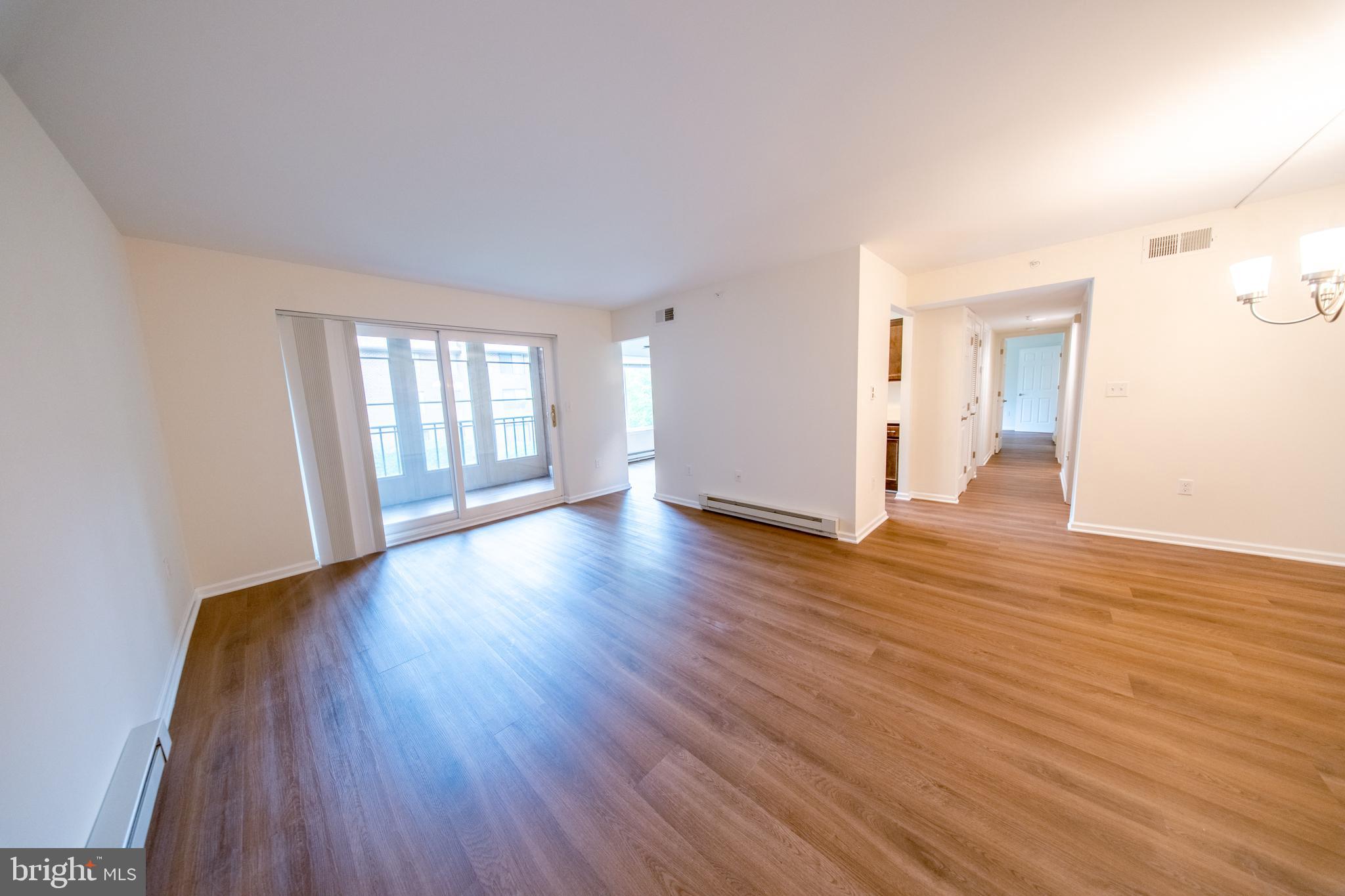 15210 Elkridge Way, Unit 912J Silver Spring, MD 20906 - Photo 9 of 35 Living room