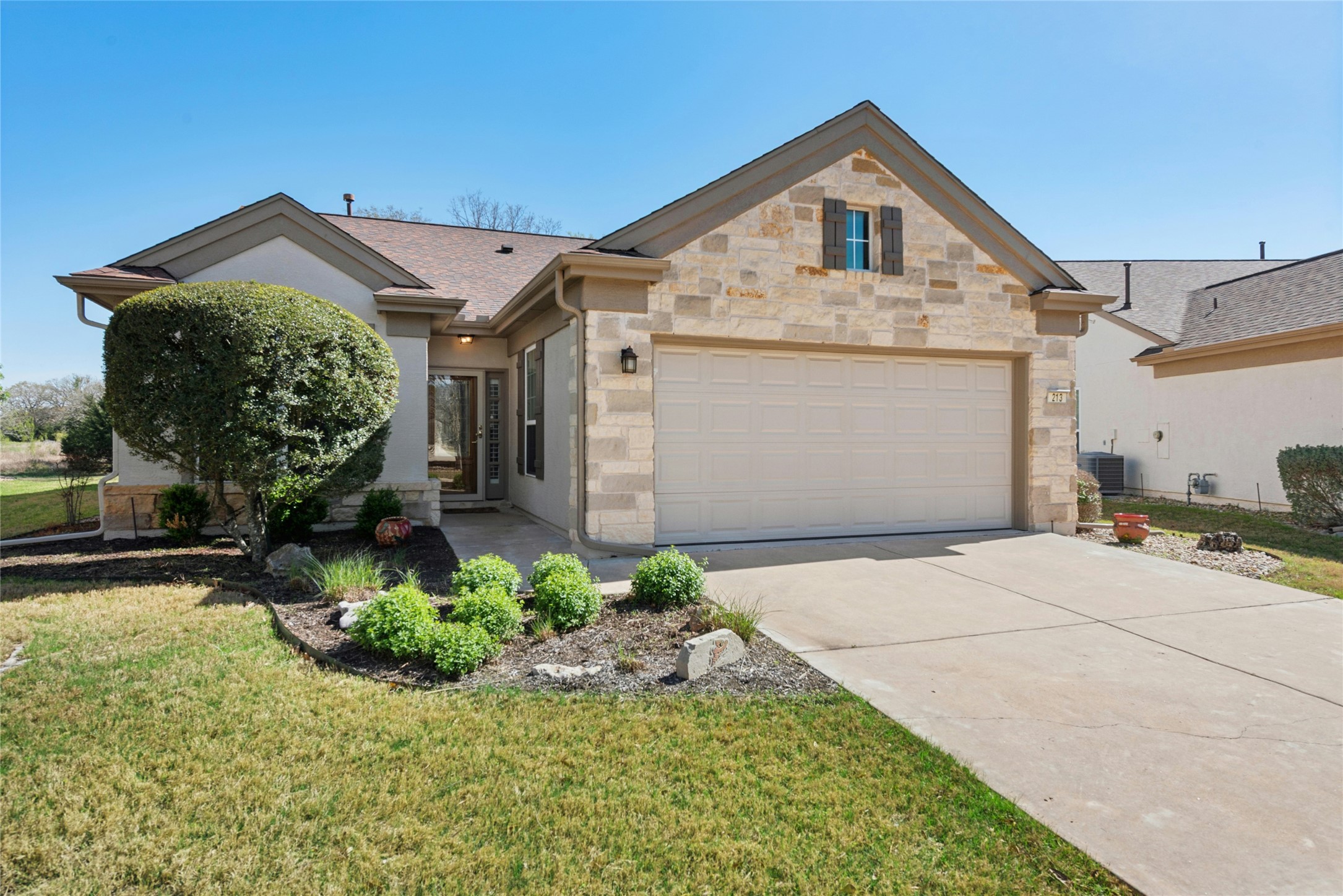 213 Crockett Loop Georgetown, TX 78633 - Photo 5 of 30