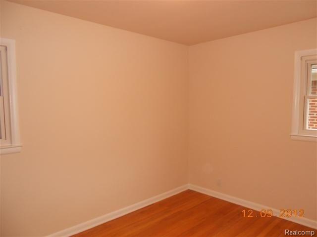 2462 Derby Road Birmingham, MI 48009 - Photo 7 of 11 bed2.JPG