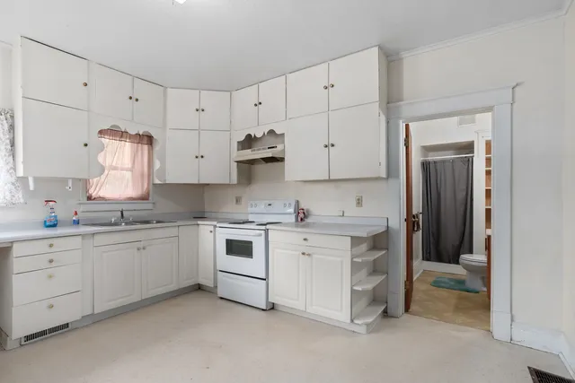 $233,000 | 650-652 East North, Whitewater, WI 53190