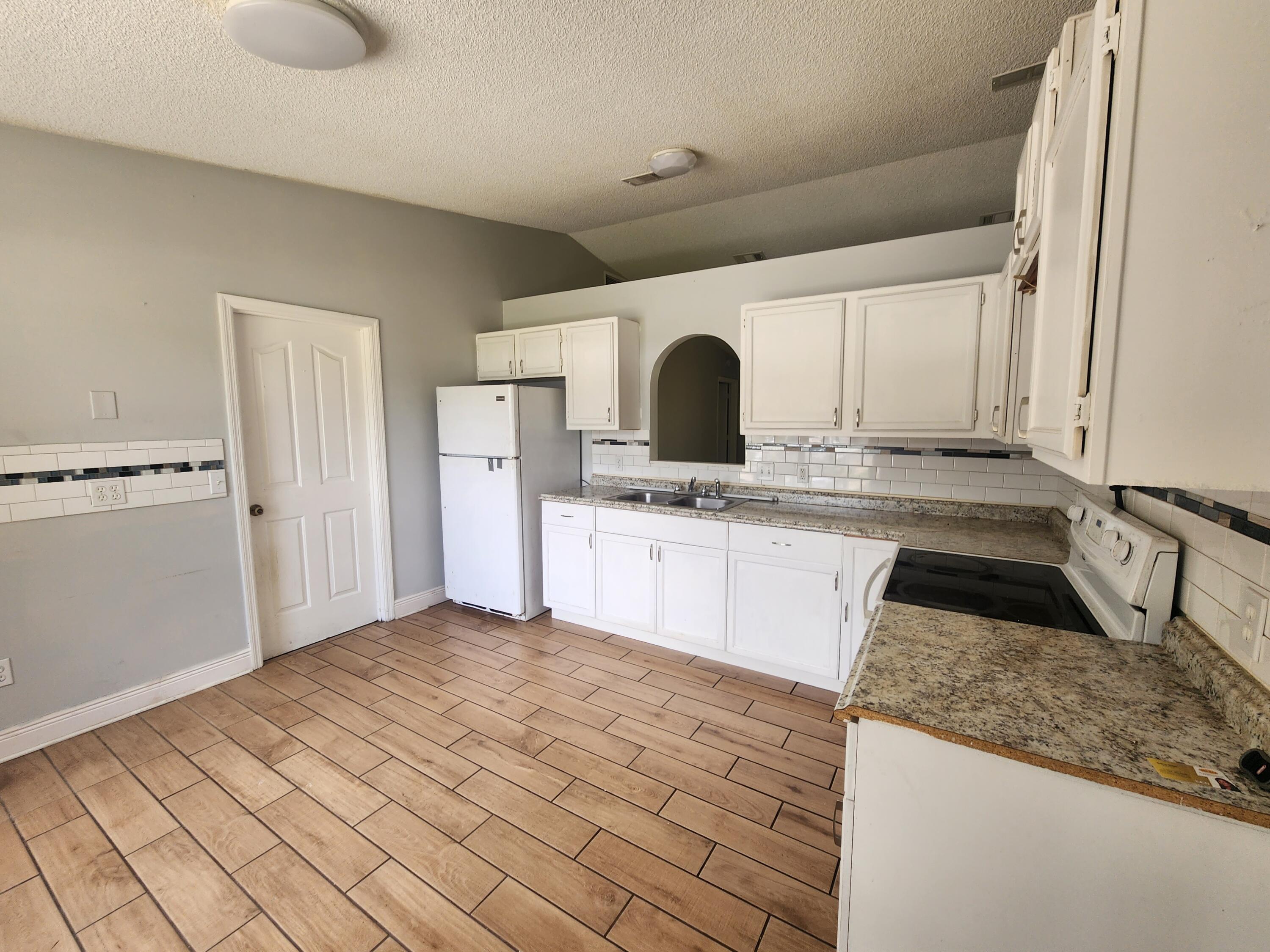 7906 James Road Fort Pierce, FL 34951 - Photo 4 of 28 20230422_131505