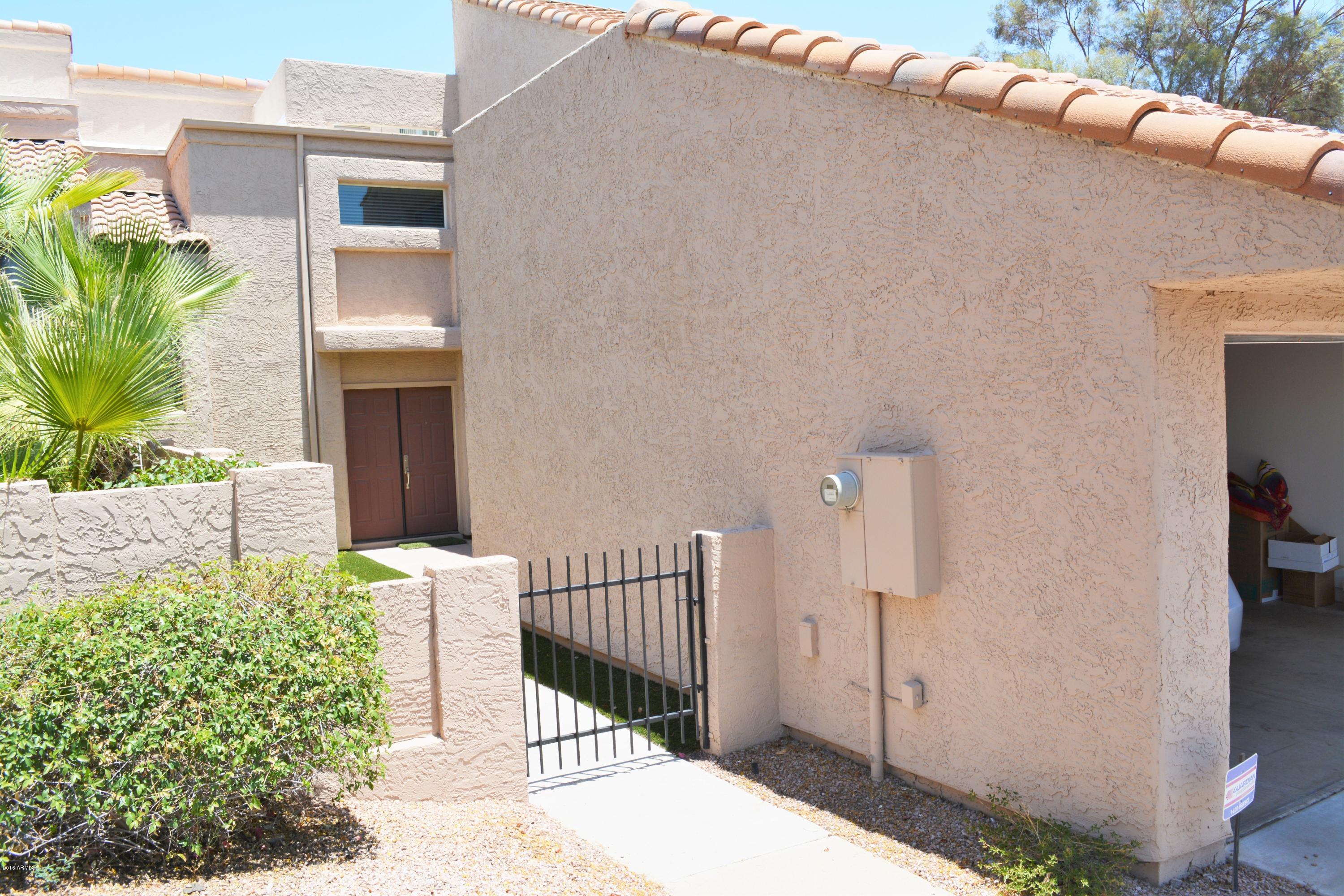 320 East Larkspur Lane Tempe, AZ 85288 - Photo 3 of 21 DSC_0101