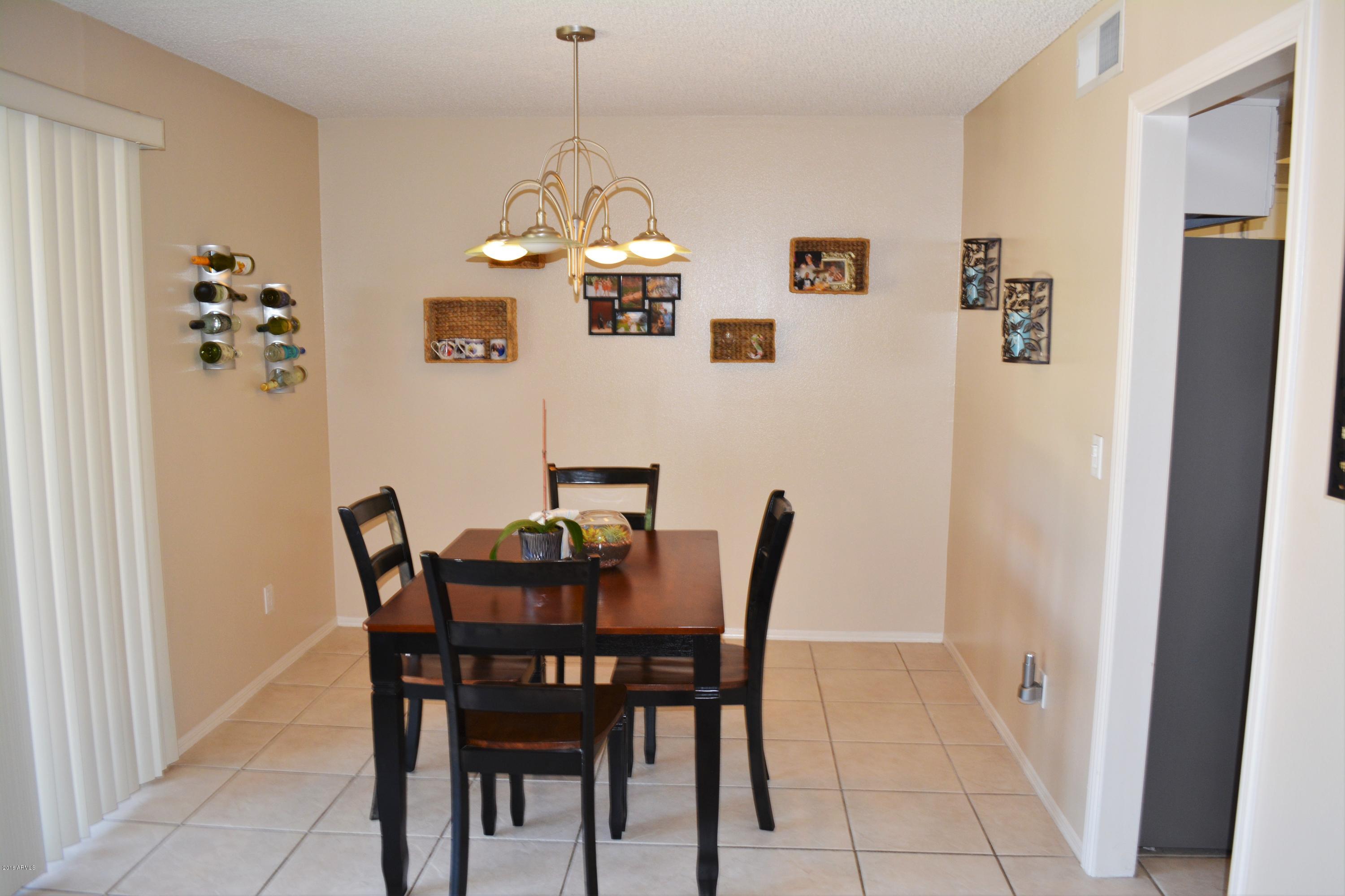 320 East Larkspur Lane Tempe, AZ 85288 - Photo 8 of 21 DSC_0111