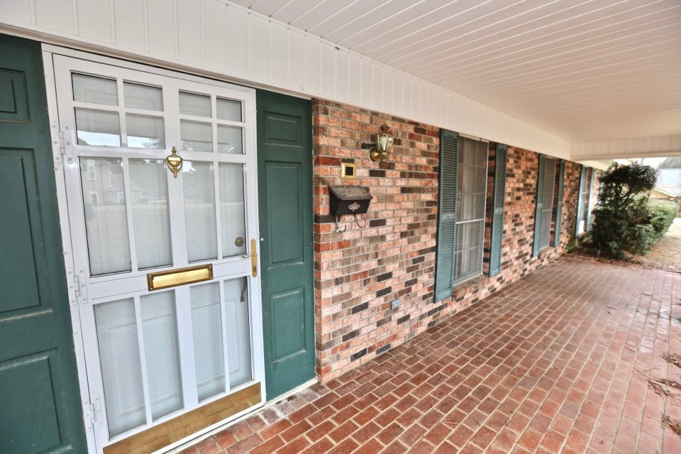 6002 Hanging Moss Road Jackson, MS 39206 - Photo 2 of 36 Photo 2