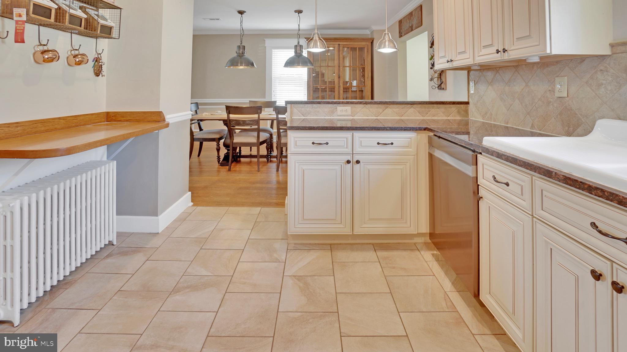 2528 Old Frederick Road Catonsville, MD 21228 - Photo 6 of 22 Granite countertops.
