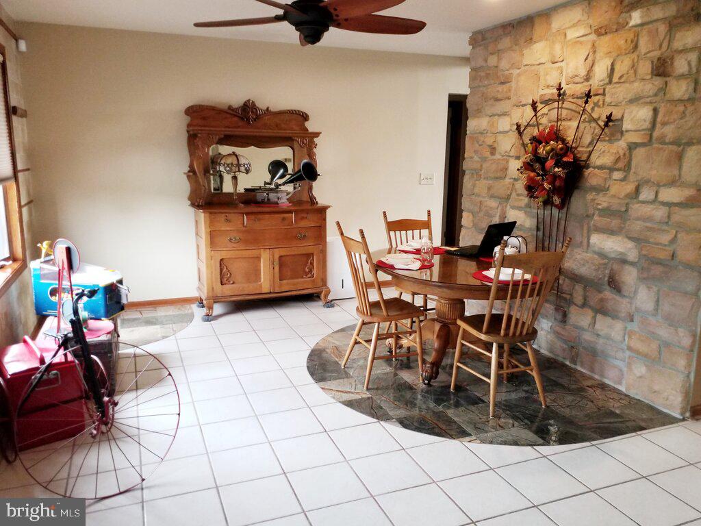 322 Pheasant Road Grantville, PA 17028 - Photo 4 of 25 Gallery Image 4