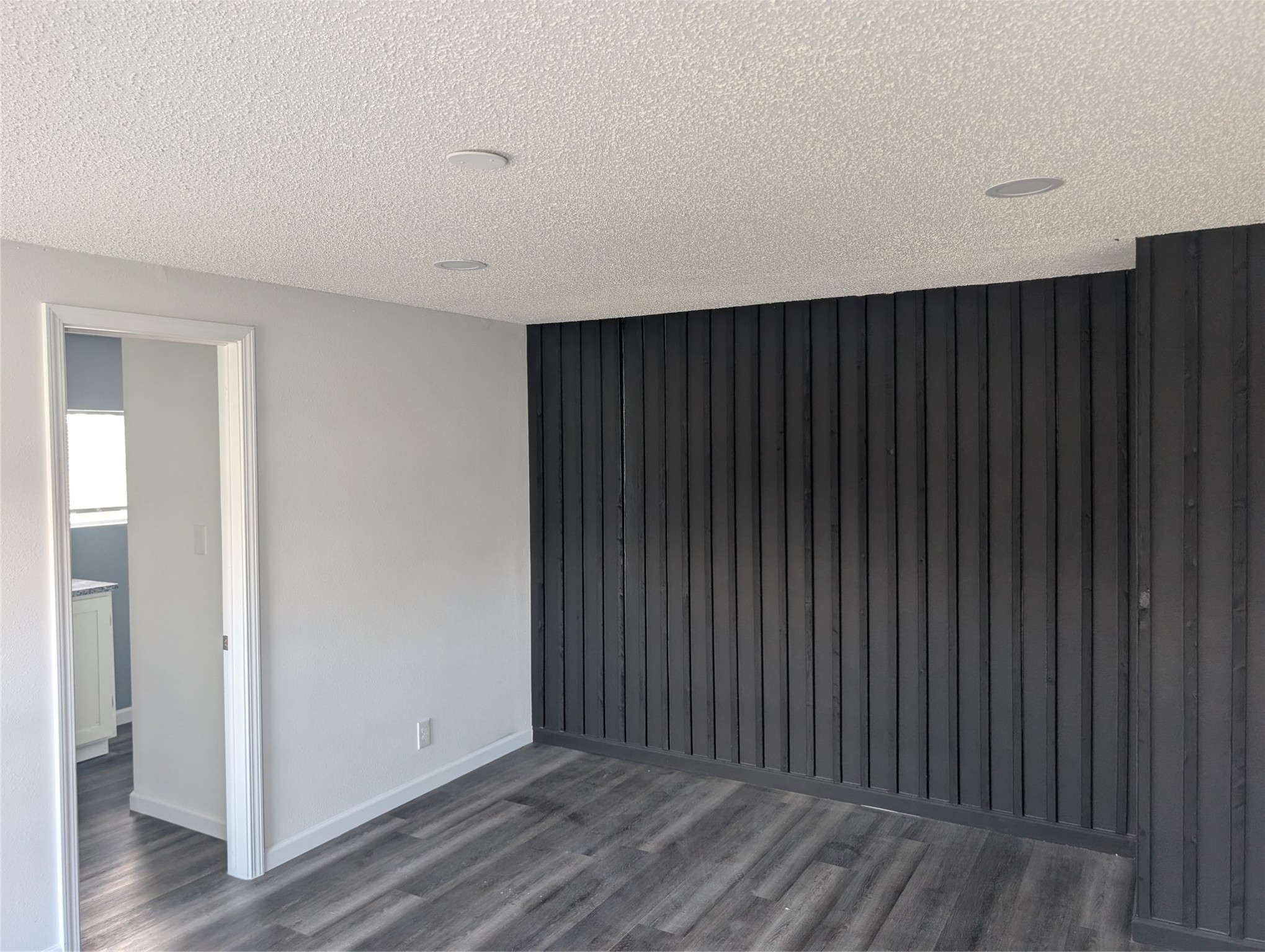 608 Country Road Cleveland, TX 77327 - Photo 4 of 9 a view of wooden floor