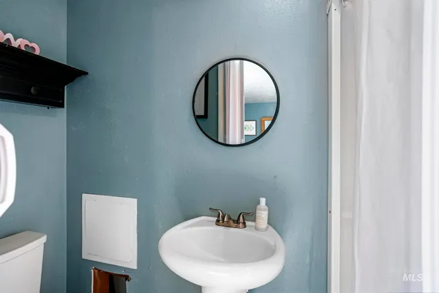 $299,400 | 531 Calico Street, Hansen, ID 83334