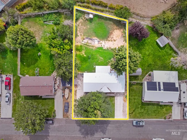 $299,400 | 531 Calico Street, Hansen, ID 83334