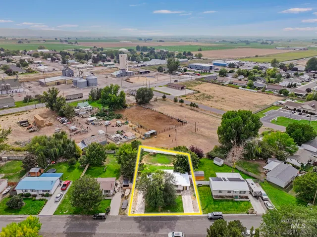 $299,400 | 531 Calico Street, Hansen, ID 83334