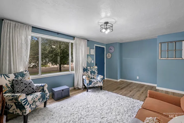 $299,400 | 531 Calico Street, Hansen, ID 83334