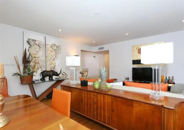 $3,500 | 1018 Meridian Avenue, Unit 6, Miami Beach, FL 33139