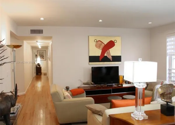 $3,500 | 1018 Meridian Avenue, Unit 6, Miami Beach, FL 33139