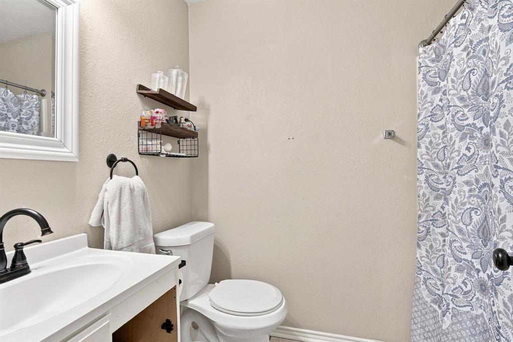 115 Solon Road Waxahachie, TX 75165 - Photo 9 of 13 Gallery Image 9