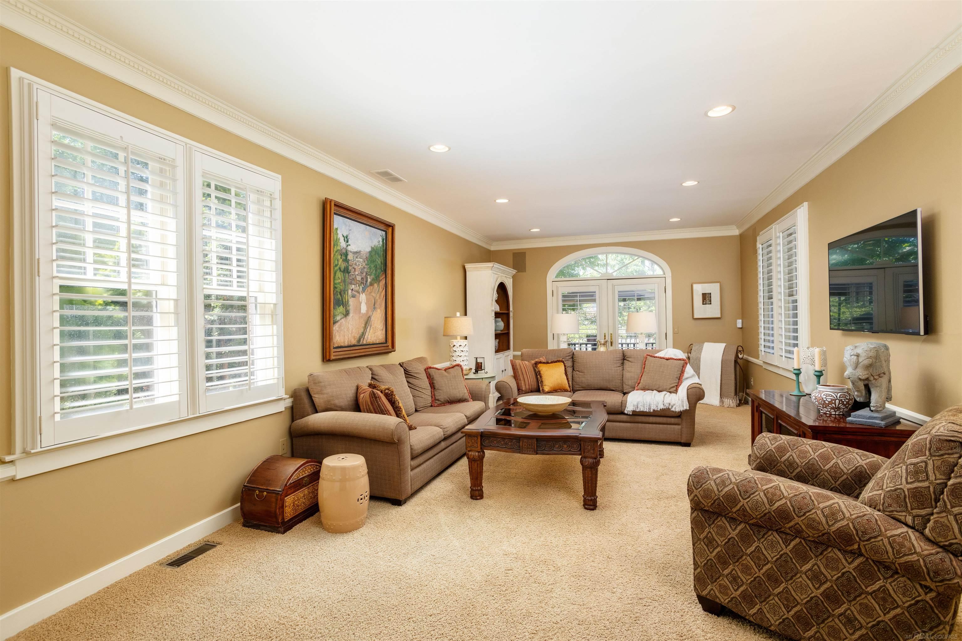 1427 Yorkshire Road Grosse Pointe, MI 48230 - Photo 19 of 68 50144126-6e72b57e-1705-4c85-9774-753de125ac2b.JPG