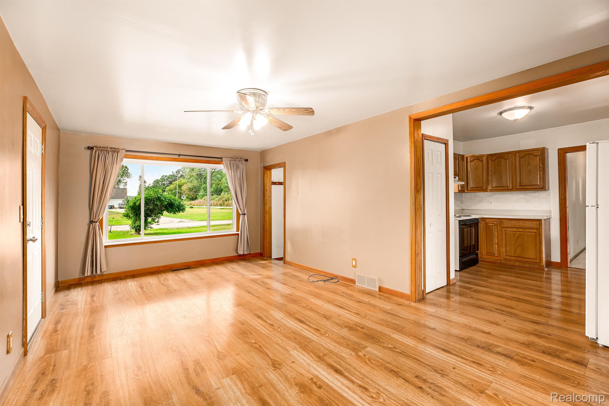 24661 Haggerty Road New Boston, MI 48164 - Photo 5 of 34 Gallery Image 5