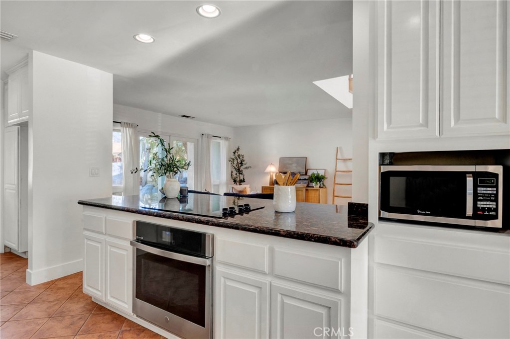 3556 Roxanne Avenue Long Beach, CA 90808 - Photo 8 of 39