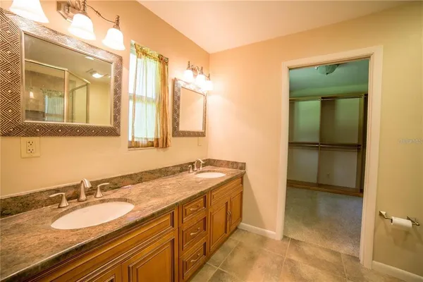 $2,300 | 1009 Northwest 39th Drive, Gainesville, FL 32605