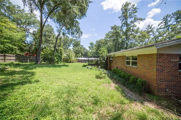 $2,300 | 1009 Northwest 39th Drive, Gainesville, FL 32605
