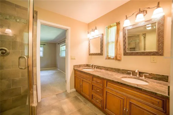 $2,300 | 1009 Northwest 39th Drive, Gainesville, FL 32605