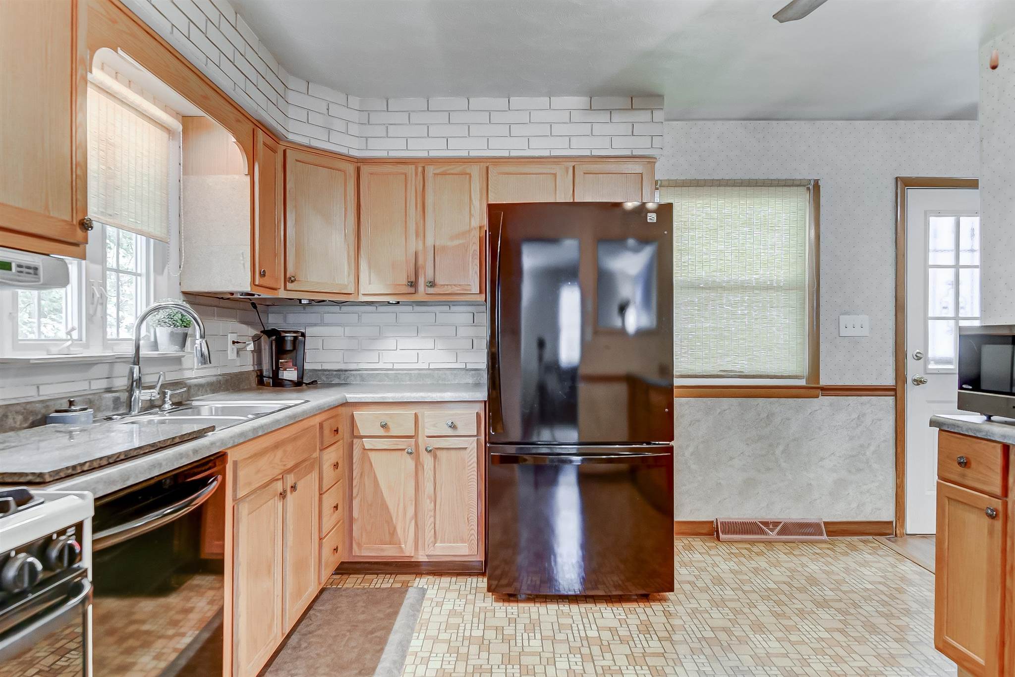 2260 East Watch Avenue Springfield, IL 62702 - Photo 13 of 31