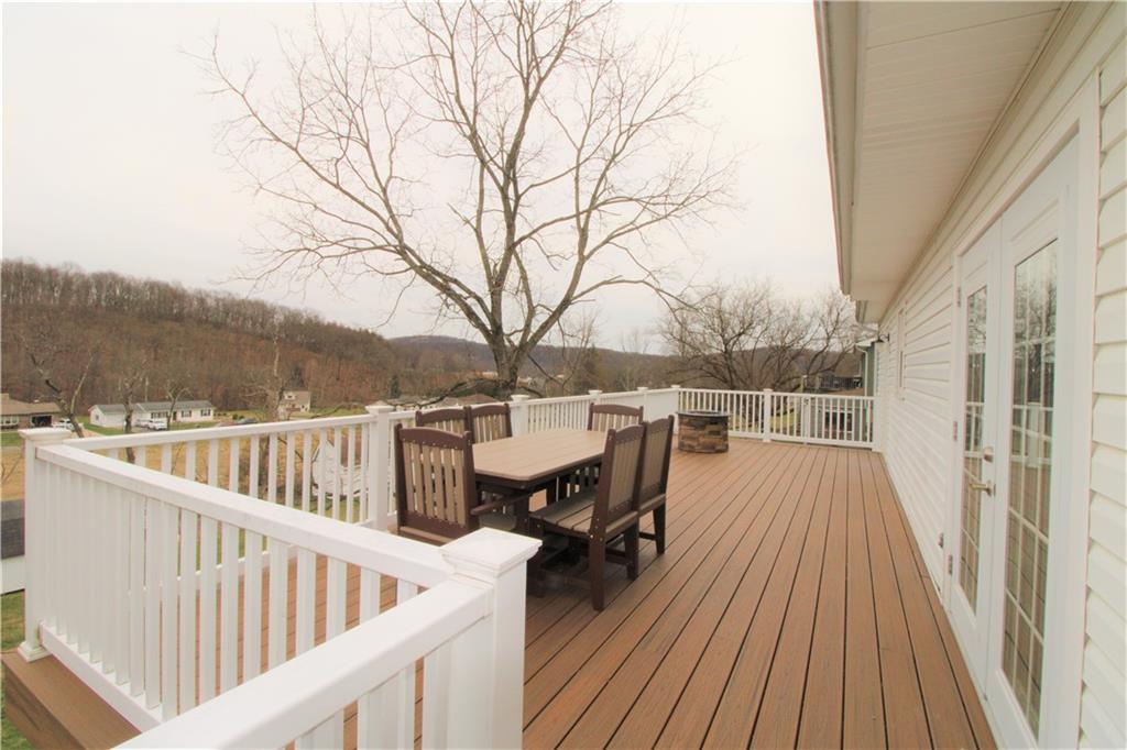 212 Locust Street Rural Valley, PA 16249 - Photo 3 of 21