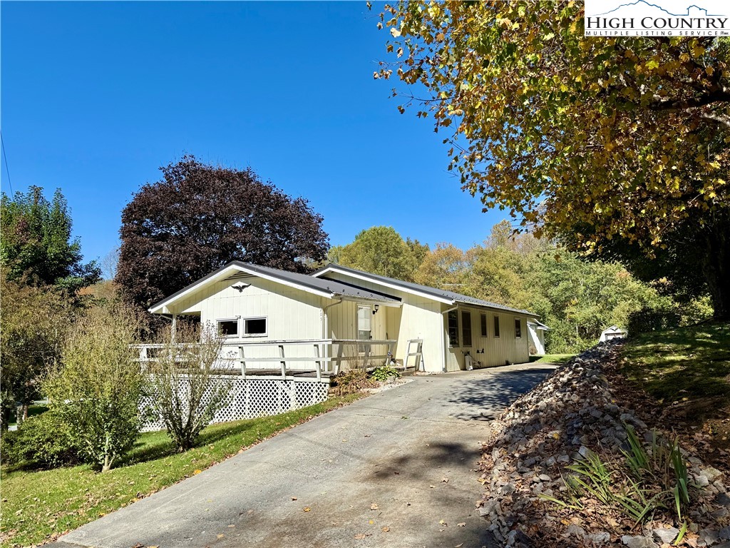 205 Burl Lawrence Road Vilas, NC 28692 - Photo 2 of 20 Gallery Image 2