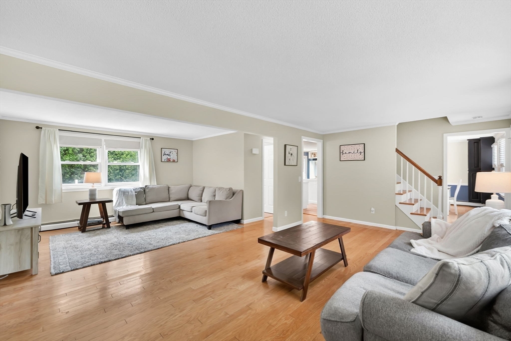 51 Lantern Lane West Springfield, MA 01089 - Photo 5 of 42