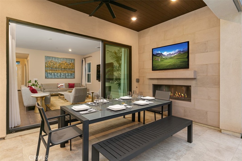 79 Gravity Irvine, CA 92618 - Photo 2 of 70 a view of a livingroom with furniture and a flat screen tv