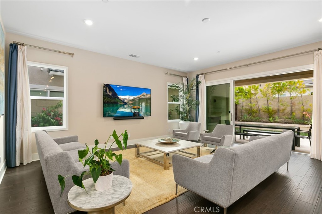 79 Gravity Irvine, CA 92618 - Photo 6 of 70