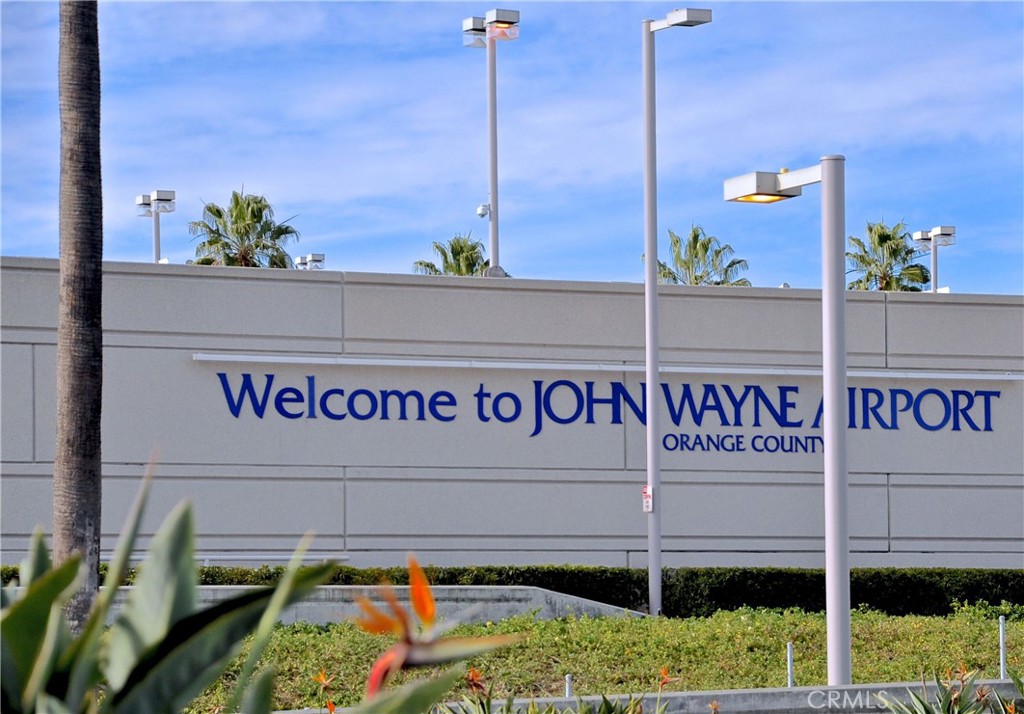 79 Gravity Irvine, CA 92618 - Photo 70 of 70 a street sign that is on a pole