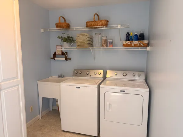 $185,000 | 106 5th Street, McNabb, IL 61335