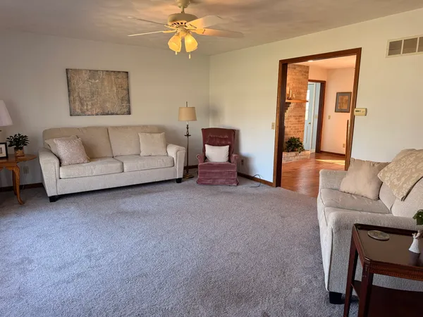 $185,000 | 106 5th Street, McNabb, IL 61335