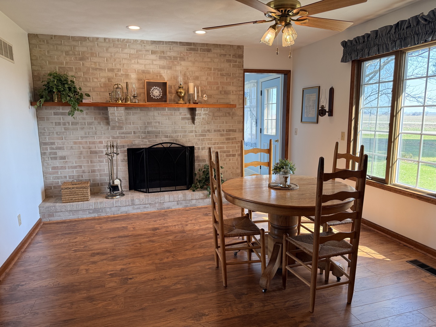 106 5th Street McNabb, IL 61335 - Photo 4 of 34