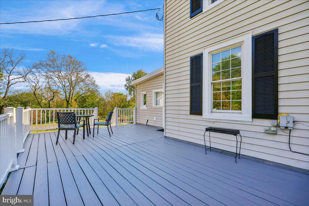 22165 Big Woods Road Dickerson, MD 20842 - Photo 13 of 28 Deck