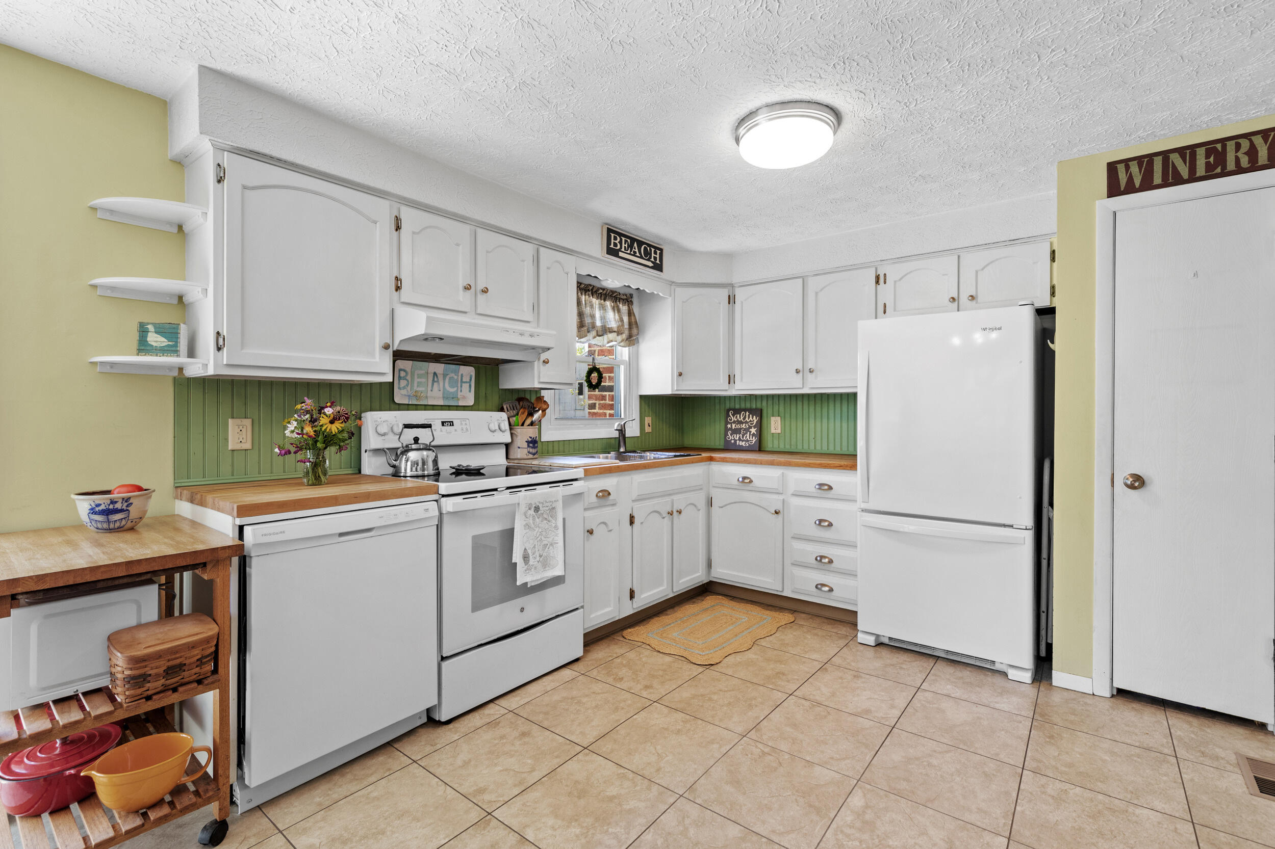 153 Guinea Road Biddeford, ME 04005 - Photo 4 of 47 153 guinea rd, biddeford_015