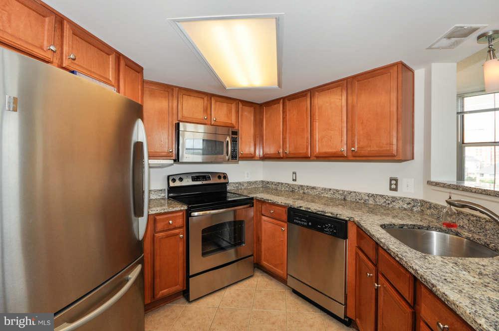 11800 Sunset Hills Road, Unit 722 Reston, VA 20190 - Photo 2 of 21 Kitchen