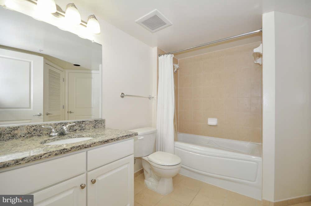 11800 Sunset Hills Road, Unit 722 Reston, VA 20190 - Photo 11 of 21 Bath (Master)
