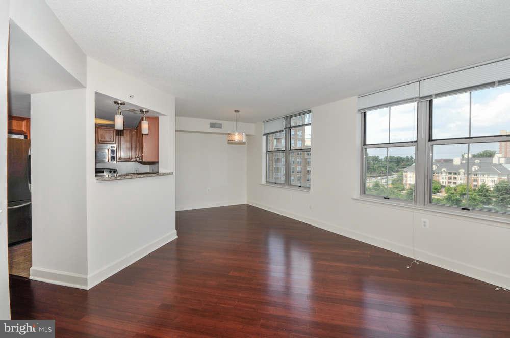 11800 Sunset Hills Road, Unit 722 Reston, VA 20190 - Photo 7 of 21 Living Room