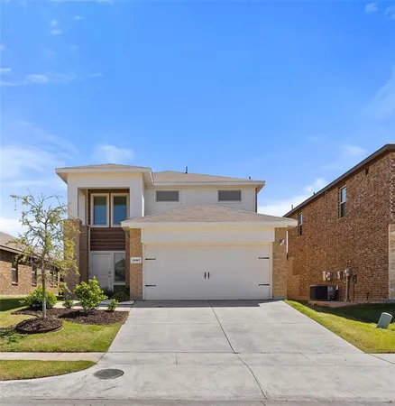 a view of a house with yard